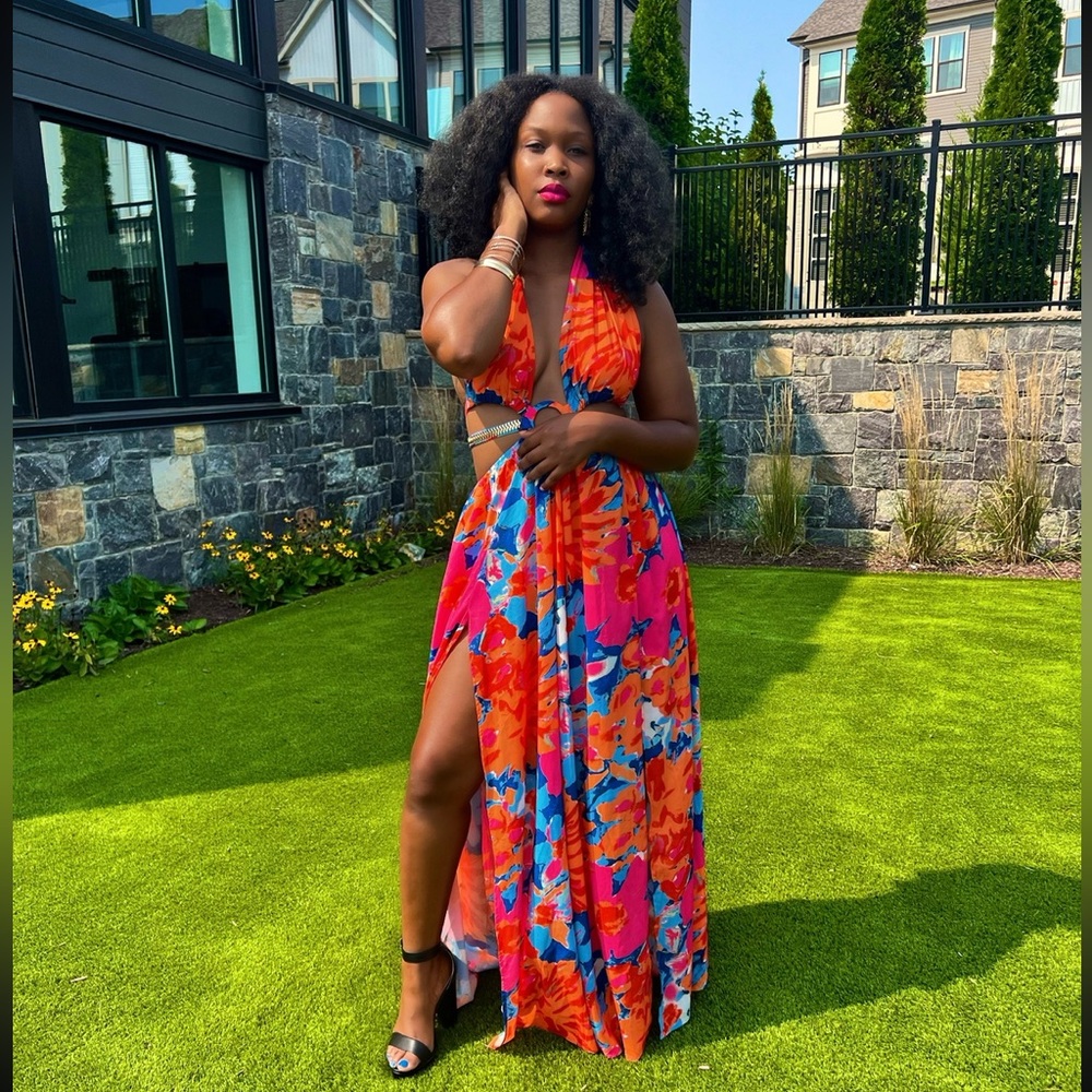 Summer Time Loading.. Beautiful Maxi Dress